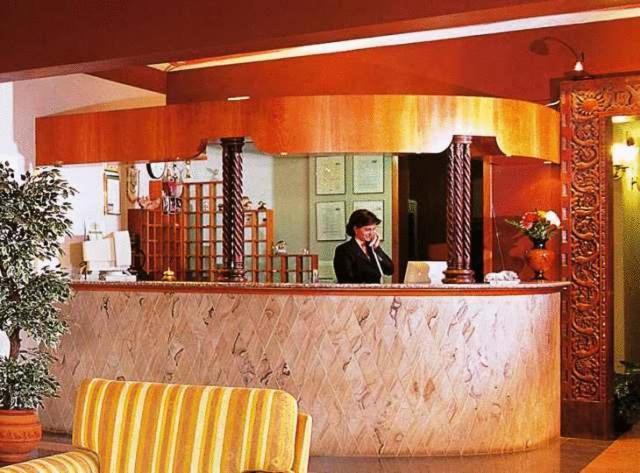 Leo Hotel Леонесса Экстерьер фото